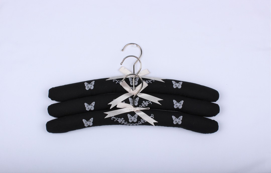 Butterfly coat hangers - set of 3. Code: EH-BUT. Delivery end November 2021 image 0